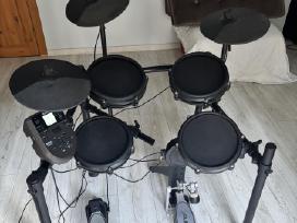 Labas! Parduodu pilnos komplektacijos būgnus:)