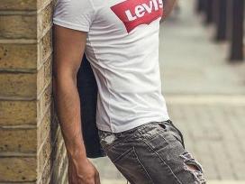 Levis Large