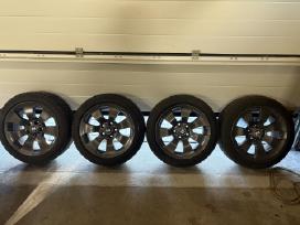 225/45r17 Padangos su ratlankiais