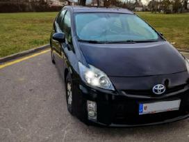 Toyota prius nuoma