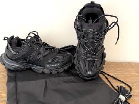 Balenciaga kedai