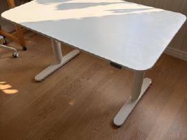 Elektrinis reguliuojamo aukščio stalas Ikea Bekan