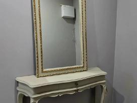 Konsolinis staliukas su veidrodžiu