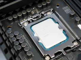 Įvairūs Intel ir Amd procesoriai