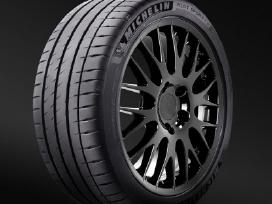 275/35r22 Michelin