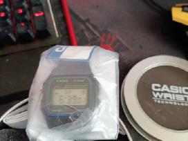 Casio F-91w serijos laikrodis - retro stačiakampis