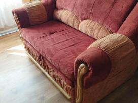 Maža sofa su miegama funkcija