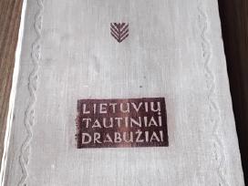 Lietuvių tautiniai drabužiai
