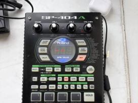 Roland Sp-404a linijinių bangų sampleris