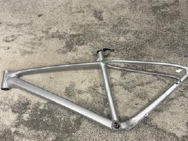 Trek Marlin 7 Gen 2 L 29 aliumin-silver rėmas