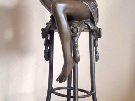 Skulptūra, Moteris ant baro kėdės - 29 cm - Bronza