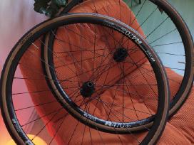 DT swiss plento/gravel ratai