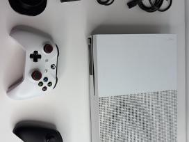 Xbox One S komplektas + 2 pulteliai