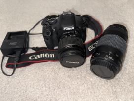 Canon EOS 550d fotoaparatas su dviem objektyvais