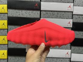 Nike mind raudonos šlepetės 26 cm