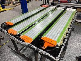 Tesla Model S/3 baterijų remontas dalys