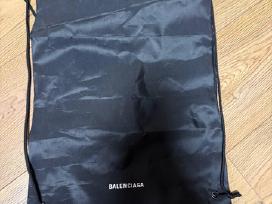 „balenciaga“ sportinė kuprinė / raišteliu užsegama