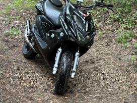 Yamaha aerox 2016