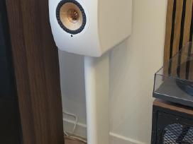 Kef Ls50 Wireless II su S2 stovais