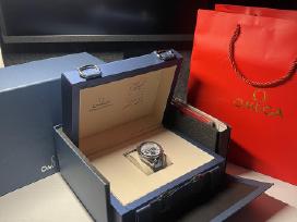 Omega Silver Snoopy Speedmaster stiliaus laikrodis