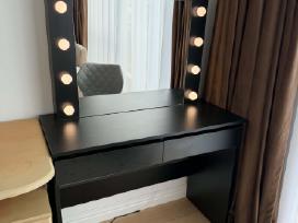 Make Up staliukas