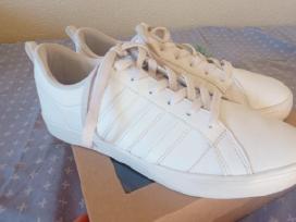 Adidas (Balti klasikiniai kedai)
