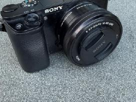 Sony A6000 + 16-50mm Oss