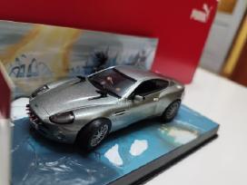 Aston Martin V12 Vanquish