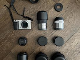 Sony A6000 fotoaparatas + 5 objektyvai + štatyvas