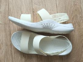 Crocs basutes