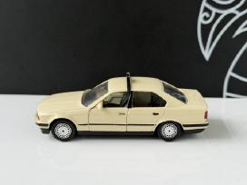 Bmw 535i Taxi e34 1:43