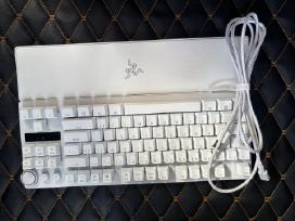Parduodu Razer,logitech ir dar modema acer predato