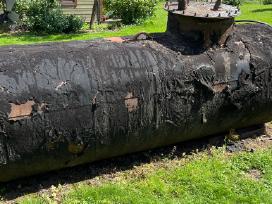 Parduodama metalinė talpa (bačka) ~2,6 m³ (2600 l)