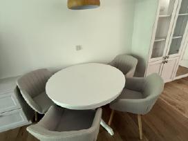 Apvalus Ikea vietuvinis stalas su kėdėmis