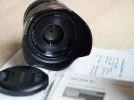 Sony E 35mm F/1.8 Oss