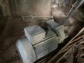 Vokiskas trifazis motoreduktorius