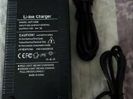 42v 3a Li-ion įkroviklis elektriniam paspirtukui