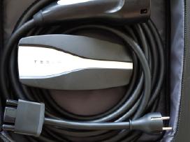 Tesla pakrovėjas Type 2