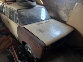 Lada,moskvič.dalys.
