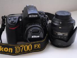 Nikon D700 su objektyvais