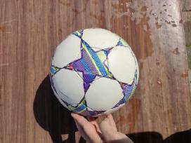 Adidas futbolo kamuoliai 5dydis būklė normal