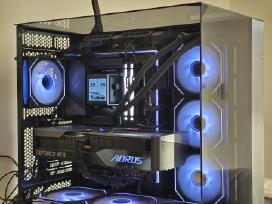 Lian li Pc – Rtx 4080 / R7 9800x3dmax Astetika