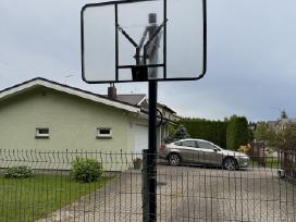 Krepšinio stovas su lenta ir lanku