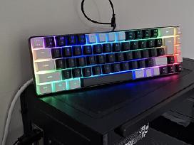 Unikalus Rgb desk setup dekoras /šviestuvas