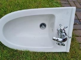 „Villeroy & Boch Hommage“ bidė su maišytuvu