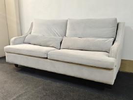 Veliūrinė dizainerio sofa
