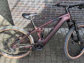 Cherry Cube Stereo Hybrid Full su dokumentais