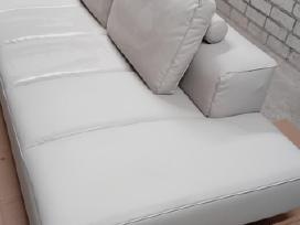 Odinė sofa parduodama.размер 1.06 /2.24