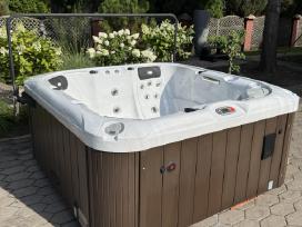 Sūkurinė vonia Jacuzzi