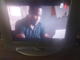 Parduodu televizorių LG kartu su kambarine antena